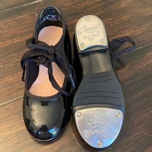 Tap shoes capezio size 9 girls